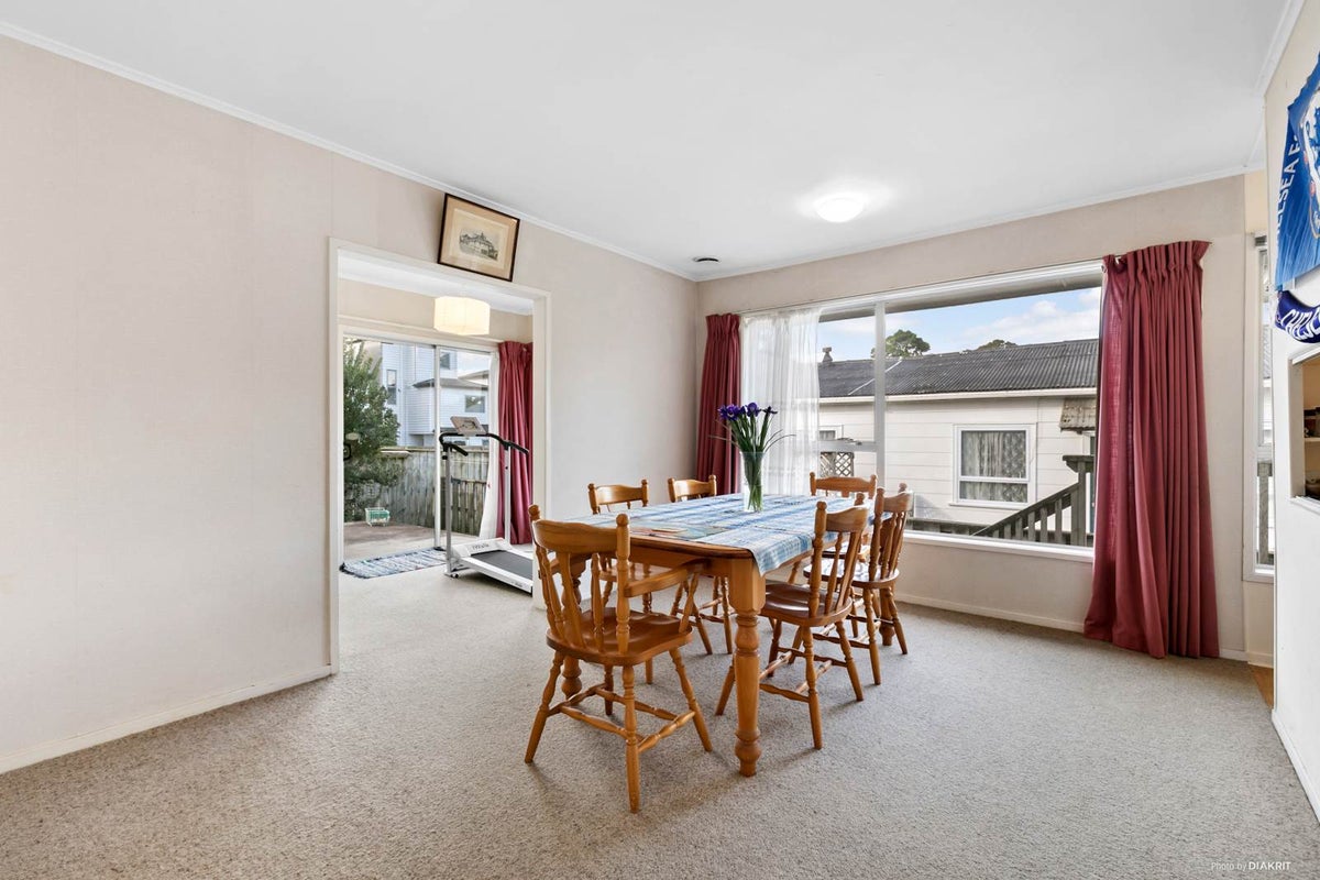 14A Holland Avenue, Point England, Auckland - Carousel 2