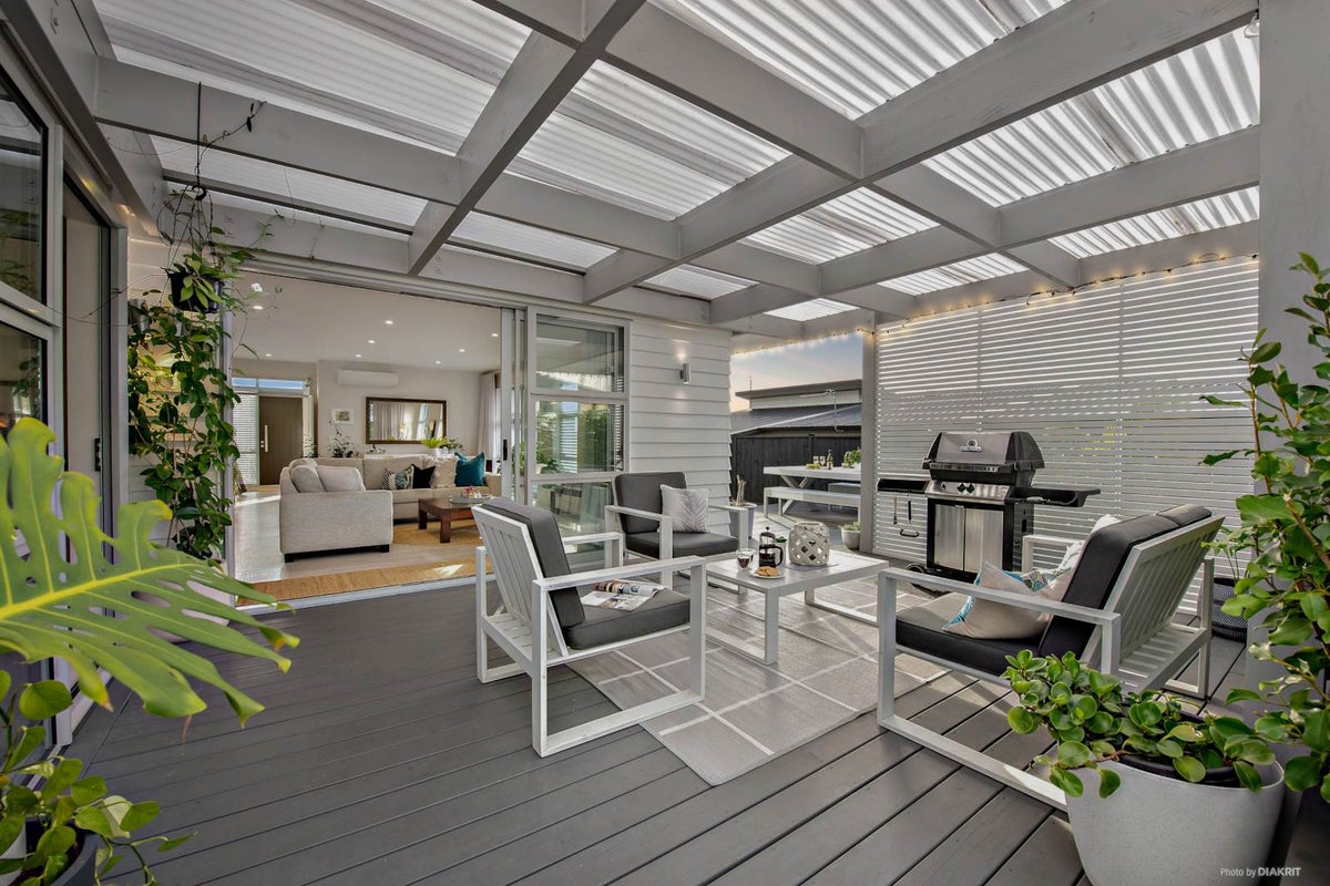 10 Doidge Street, Beachlands, Auckland - Carousel 2