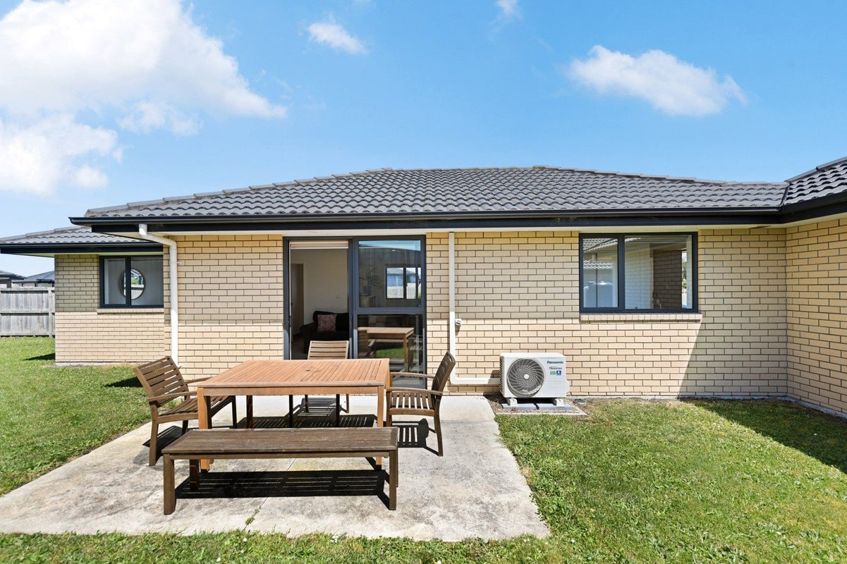 1 Manawaroa Close, Grandview Heights, Hamilton - Carousel 2