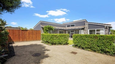 24A Alberta Street, Point Chevalier, Auckland - Carousel 1