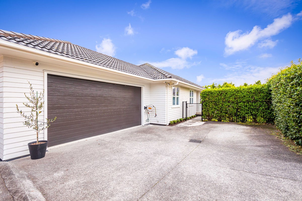 105B Matipo Road, Te Atatu Peninsula, Auckland - Carousel 1