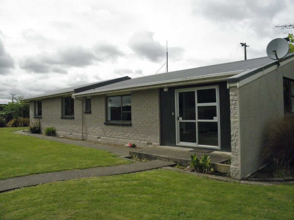 819 North Road, Lorneville, Invercargill - Carousel 1