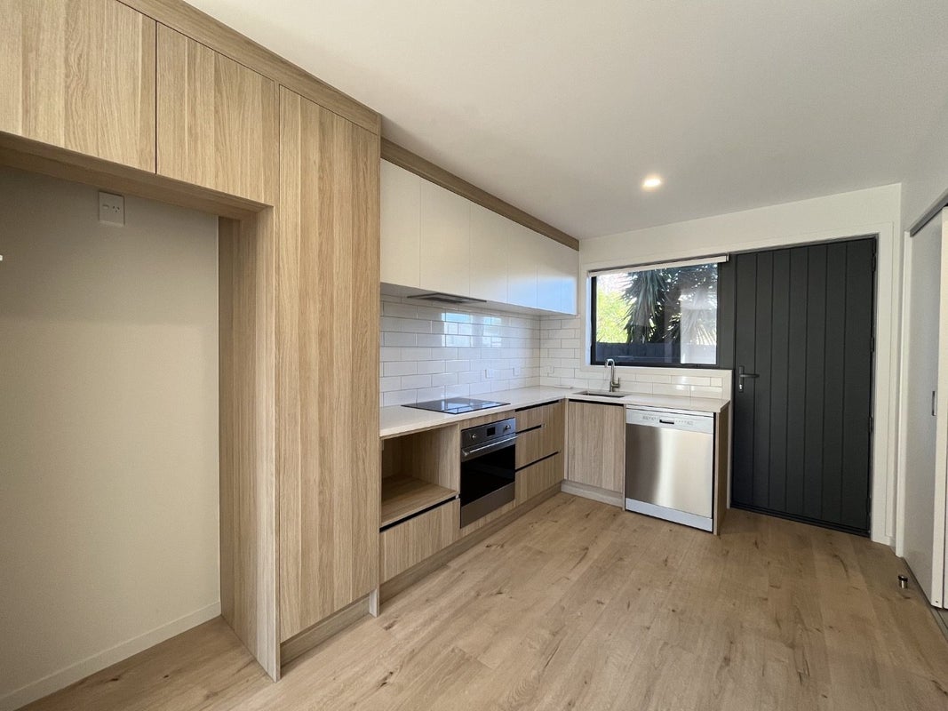 4/157 Beach Haven Road, Beach Haven, Auckland - Carousel 2