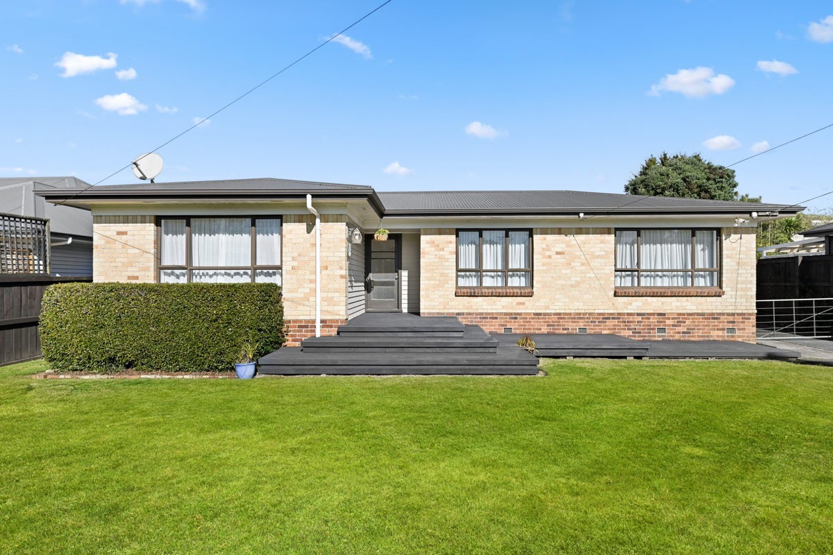 10 Naylor Street, Hamilton East, Hamilton - Carousel 1
