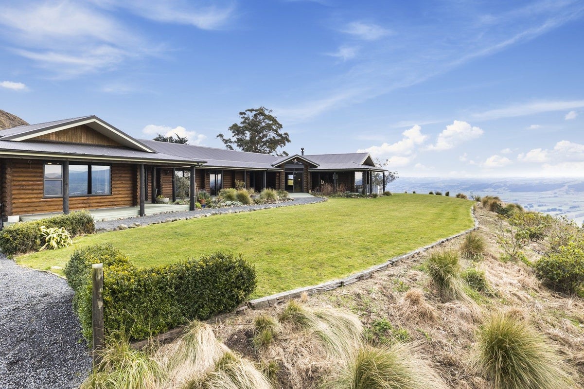 245 Saddle Hill Road, Scroggs Hill, Dunedin - Carousel 1
