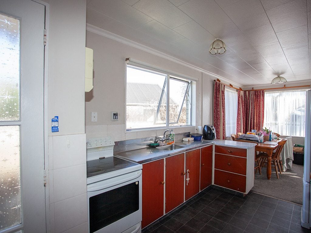 2 Sole Avenue, Bell Block, New Plymouth - Carousel 2