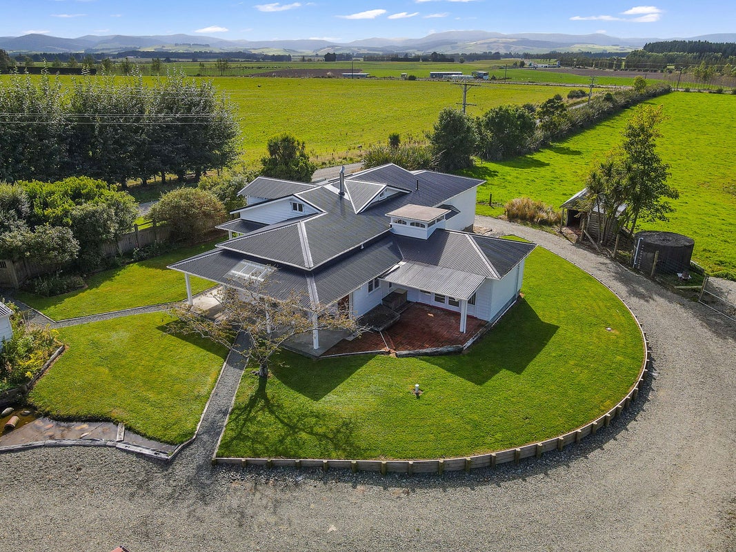 25 Brown Road, Browns, Winton - Carousel 27