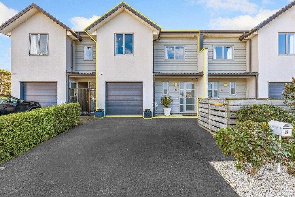 25 Eric Adam Way, Linwood, Christchurch - Carousel 1