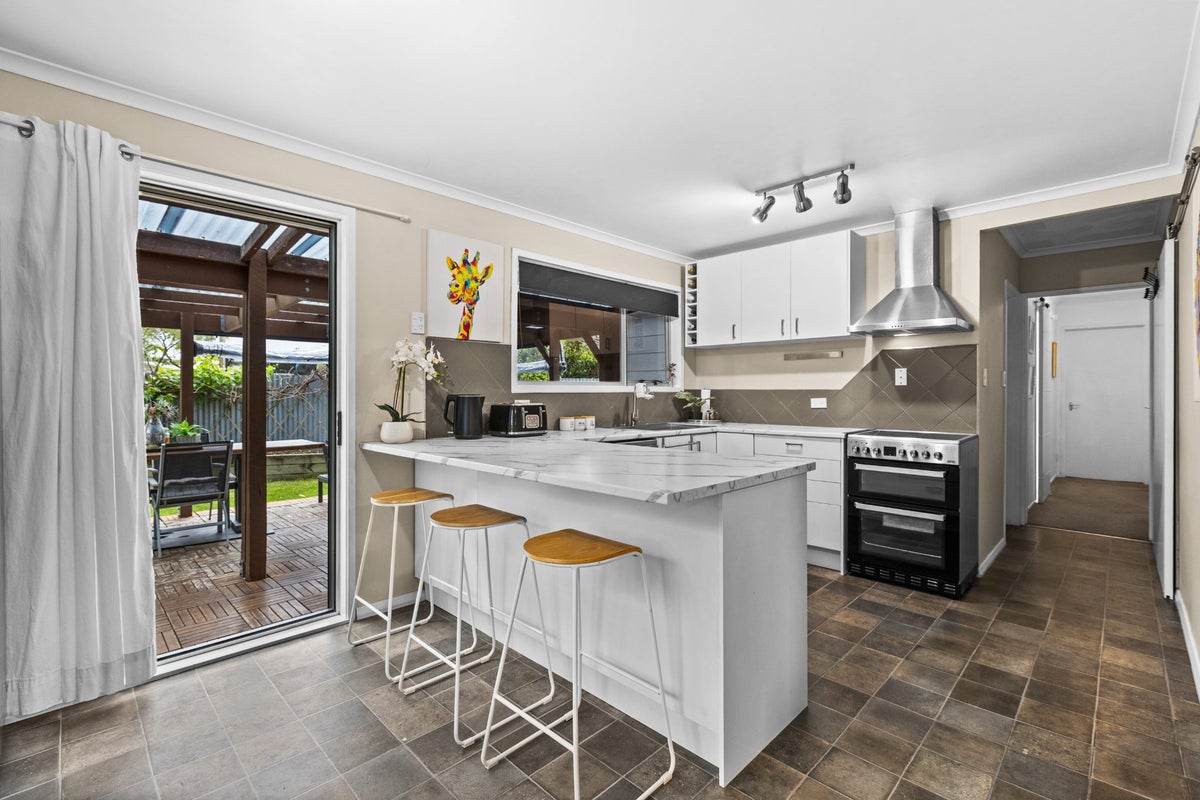 21 Elliott Street, Taradale, Napier, Hawke's Bay - Carousel 2