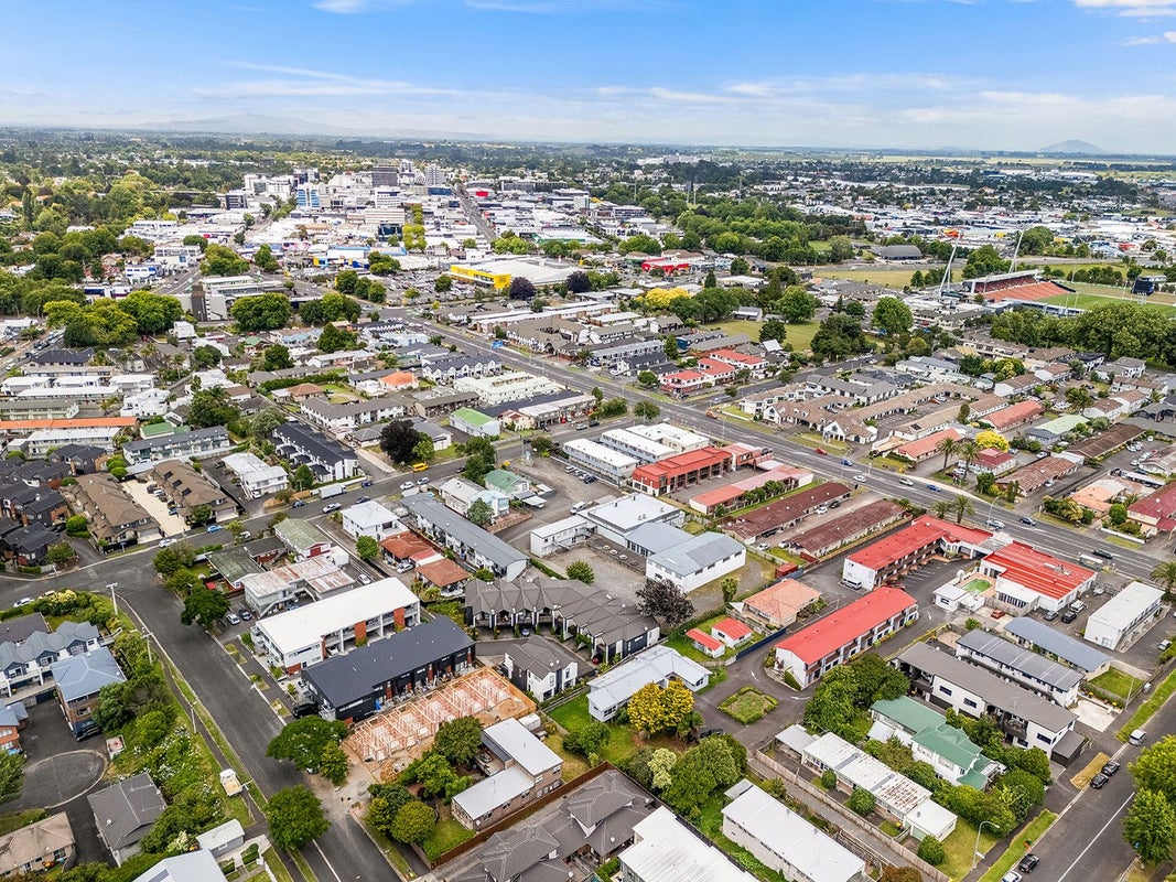 2/7 Dyer Street, Whitiora, Hamilton - Carousel 32