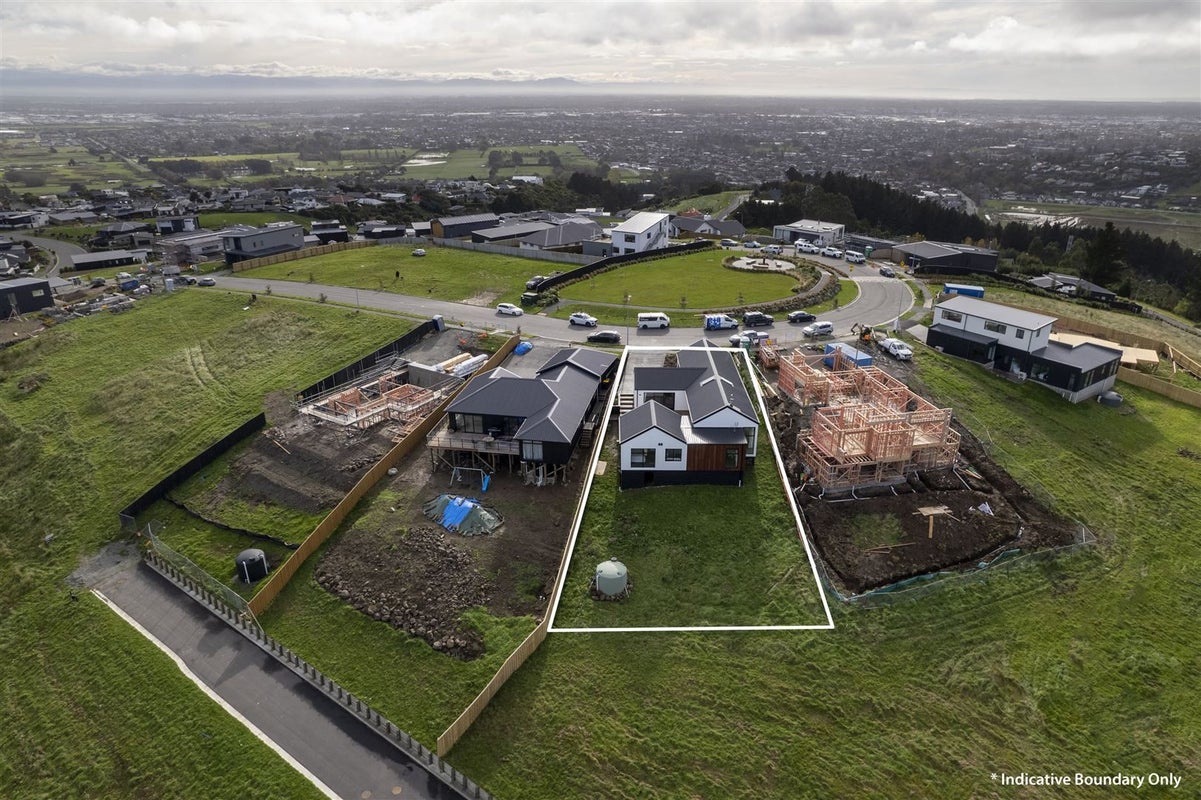 208 Penruddock Rise, Westmorland, Christchurch - Carousel 2