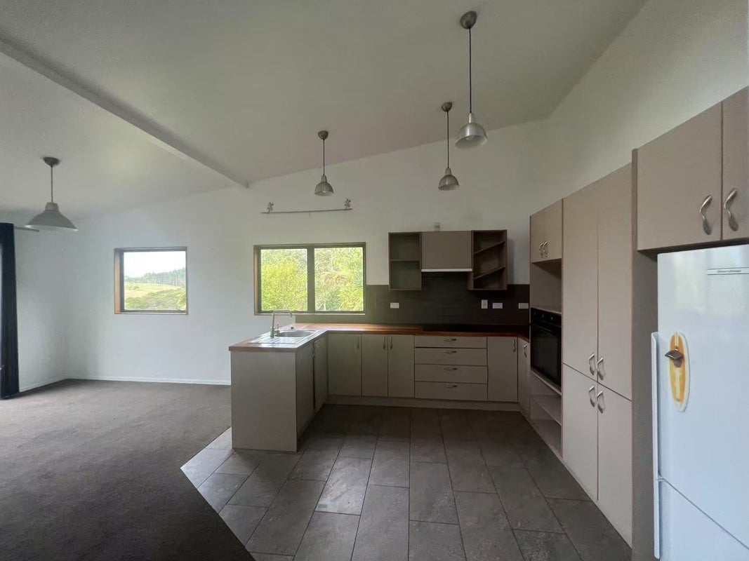 100 Upper Orewa Road, Wainui, Silverdale - Carousel 22