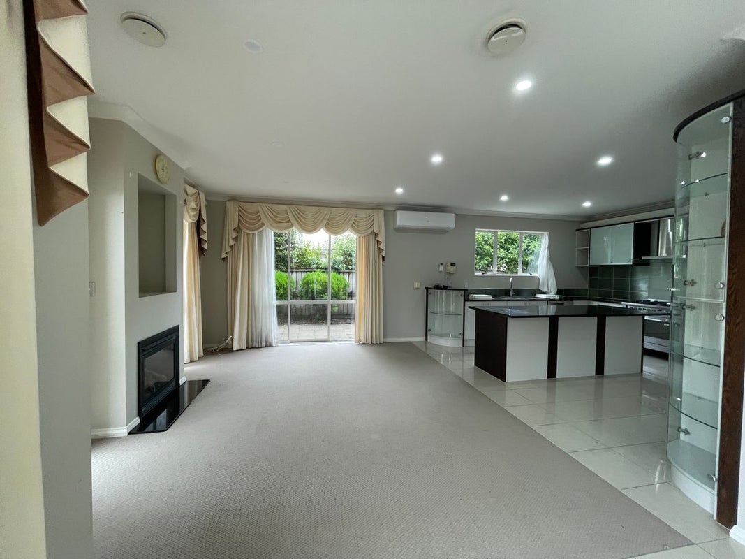 32 Kaseng Place, East Tamaki Heights, Auckland - Carousel 2