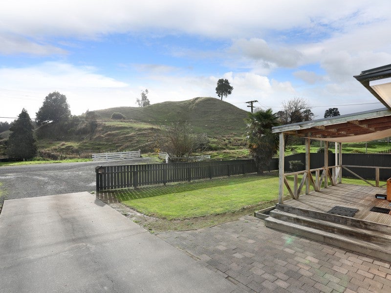 10 Wilson Road, Hunterville - Carousel 10