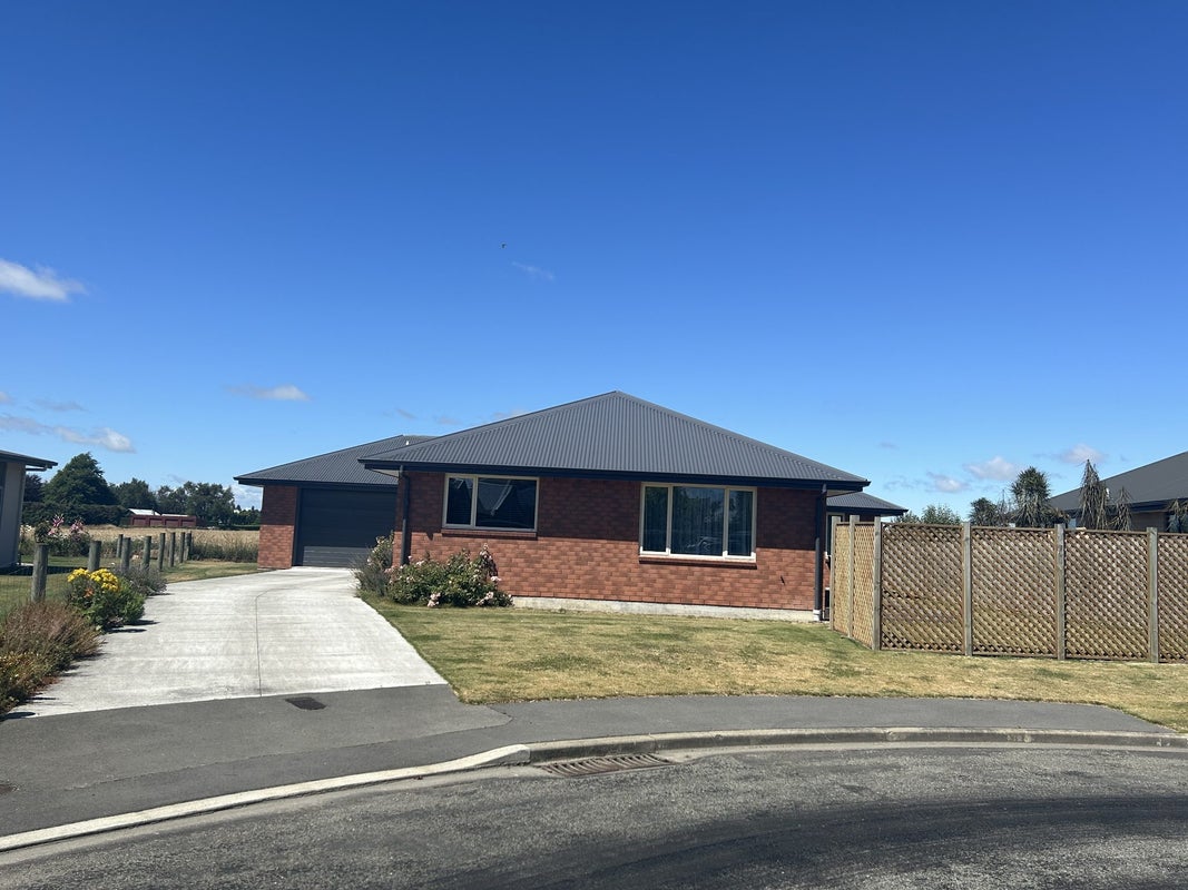 11 Wayne Place, Methven, Methven - Carousel 1