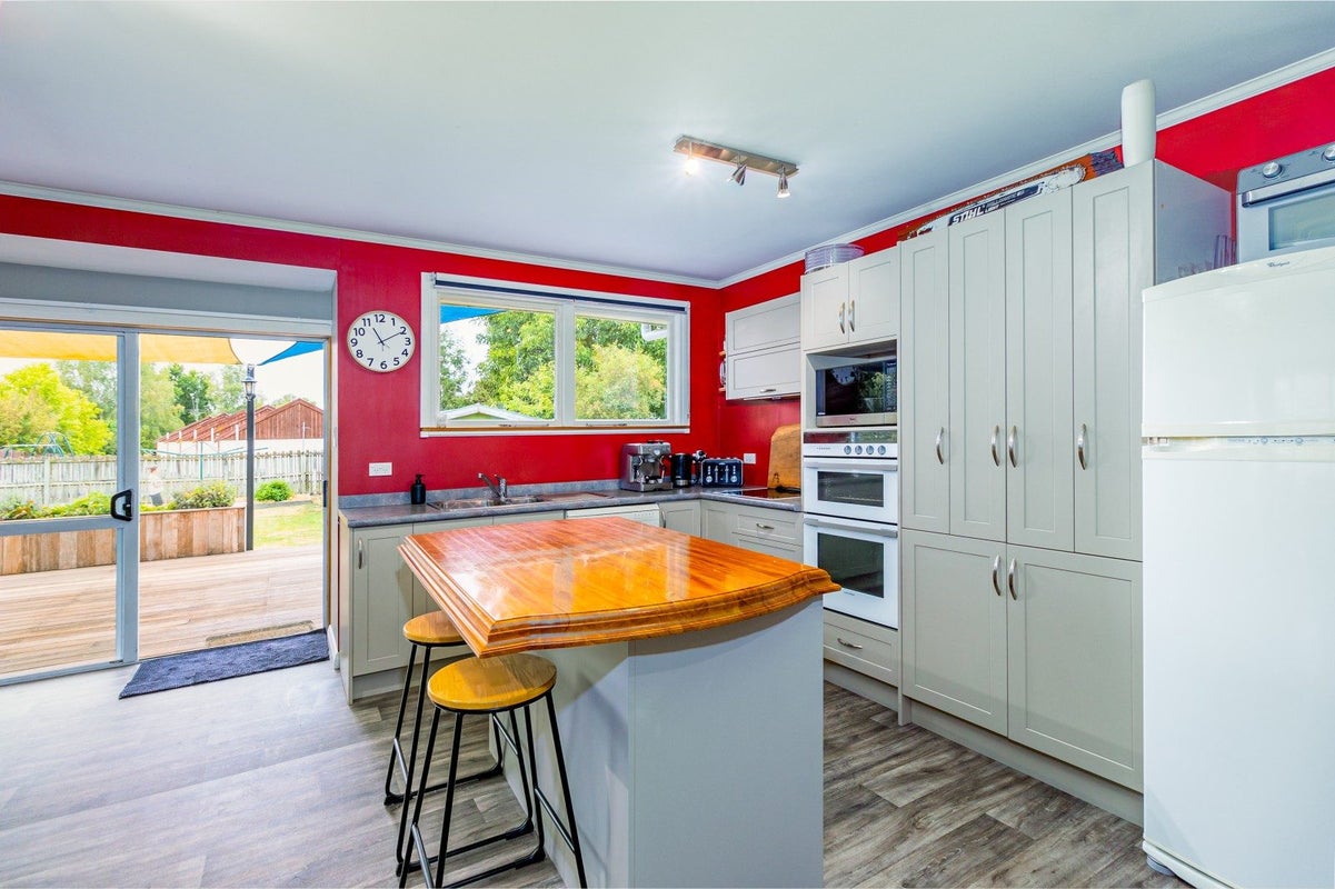 18 Alloway Street, Fairlie - Carousel 2