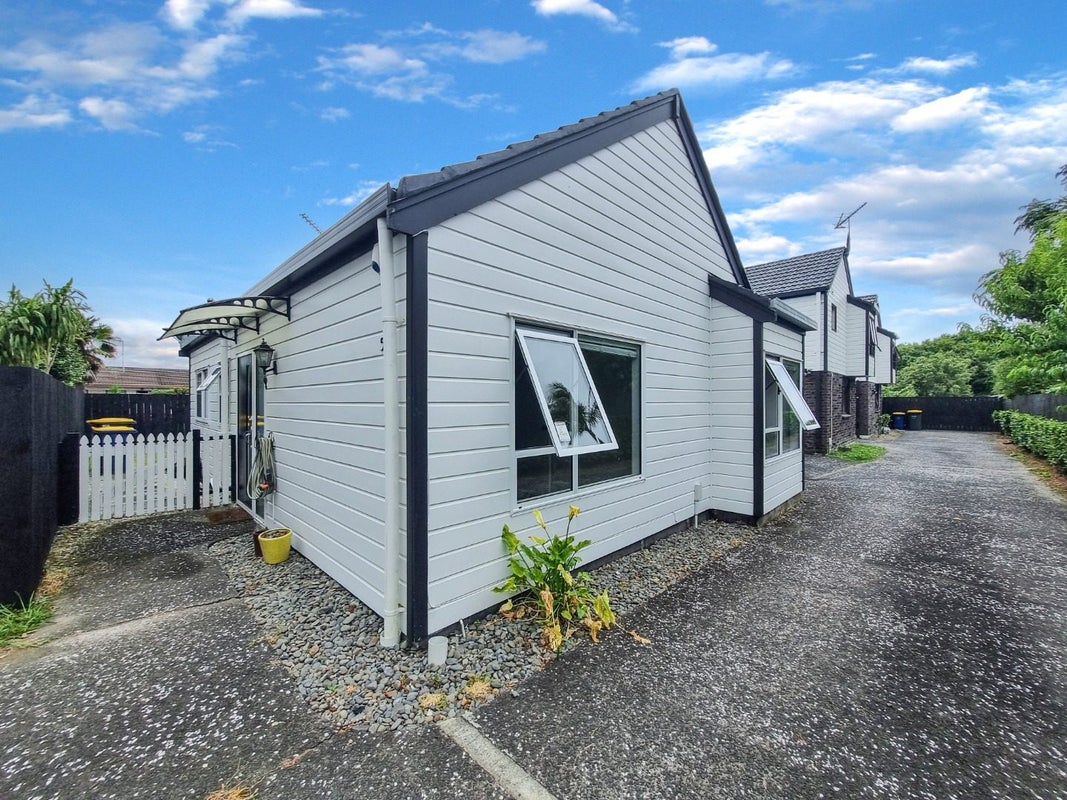 5/7 Koromiko Street, New Lynn, Auckland - Carousel 2