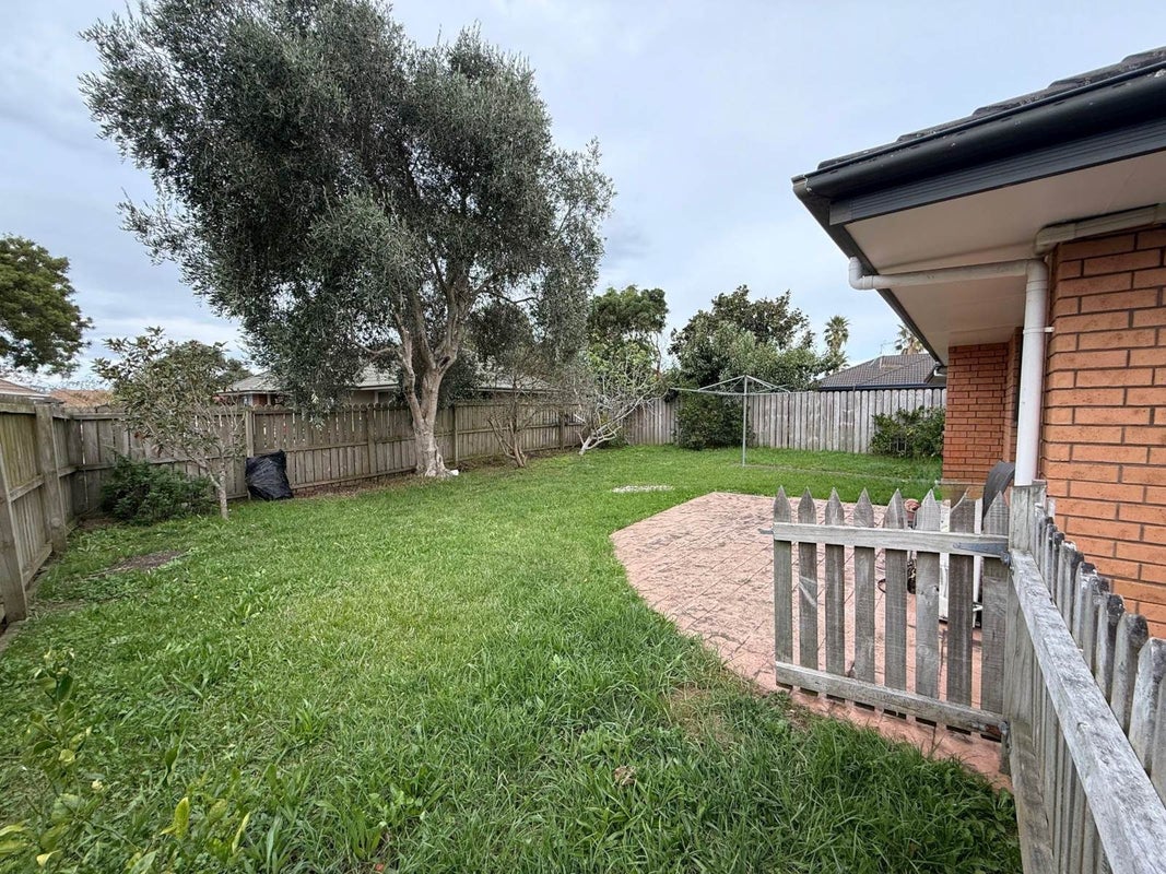 8 Blowers Place, Flat Bush, Auckland - Carousel 9