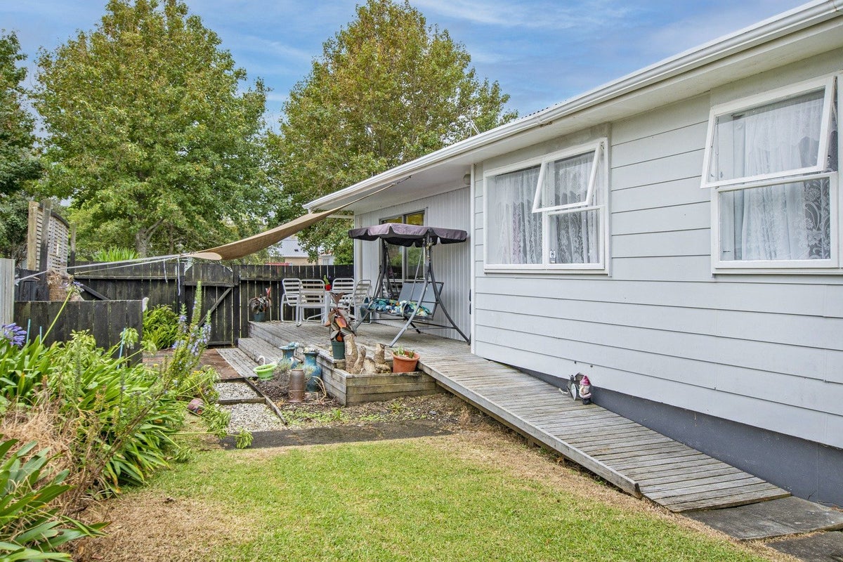 38 Ross Street, Onerahi, Whangarei - Carousel 1