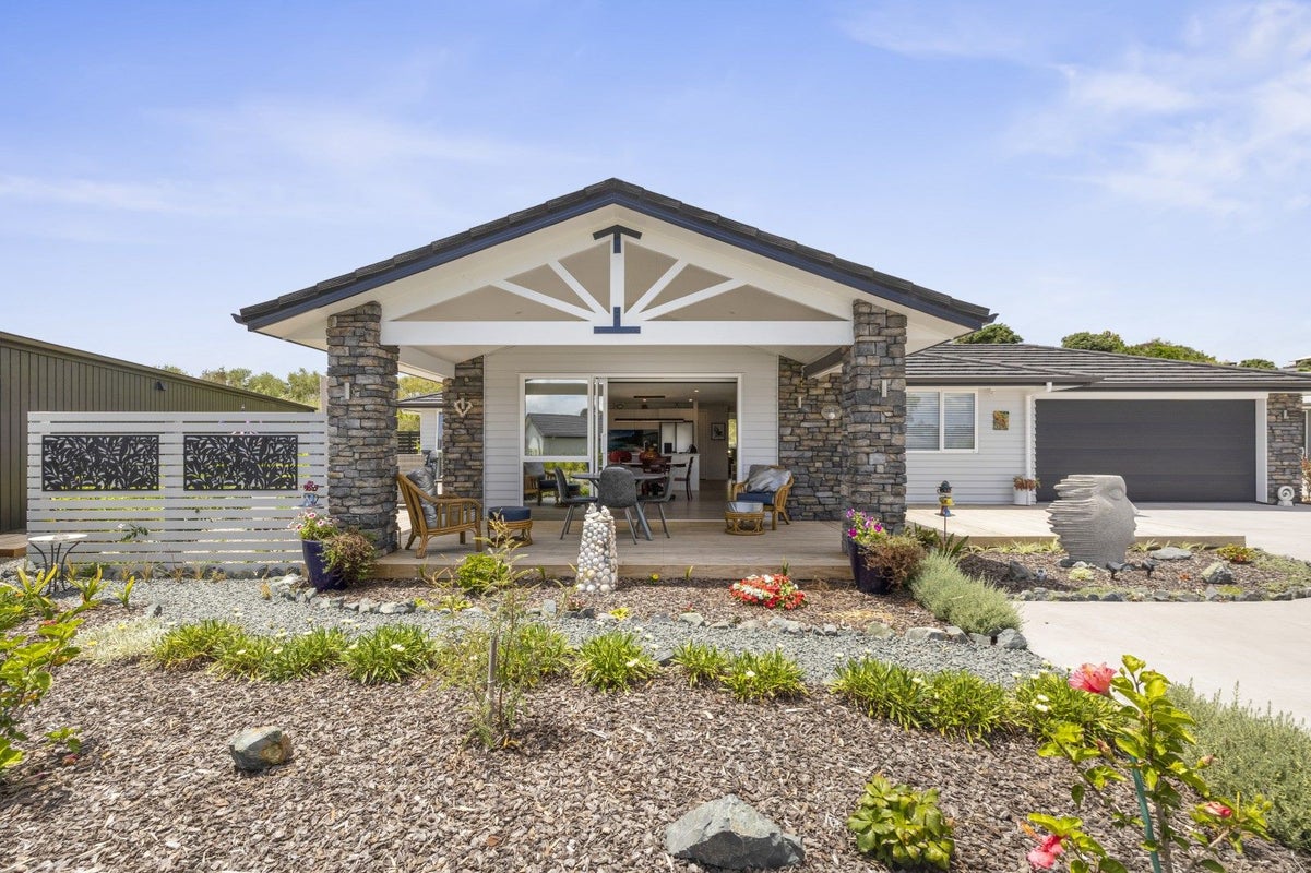 6 Park Crescent, Mangawhai Heads, Mangawhai - Carousel 1