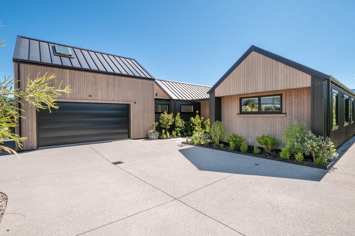 7 Torridon Court, Kawarau Falls, Queenstown - Carousel 2
