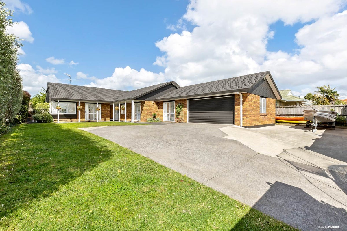 43 Matterhorn Crescent, Northpark, Auckland - Carousel 1