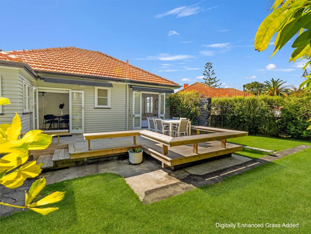 14 Clapham Place, Whanganui East, Whanganui - Carousel 1