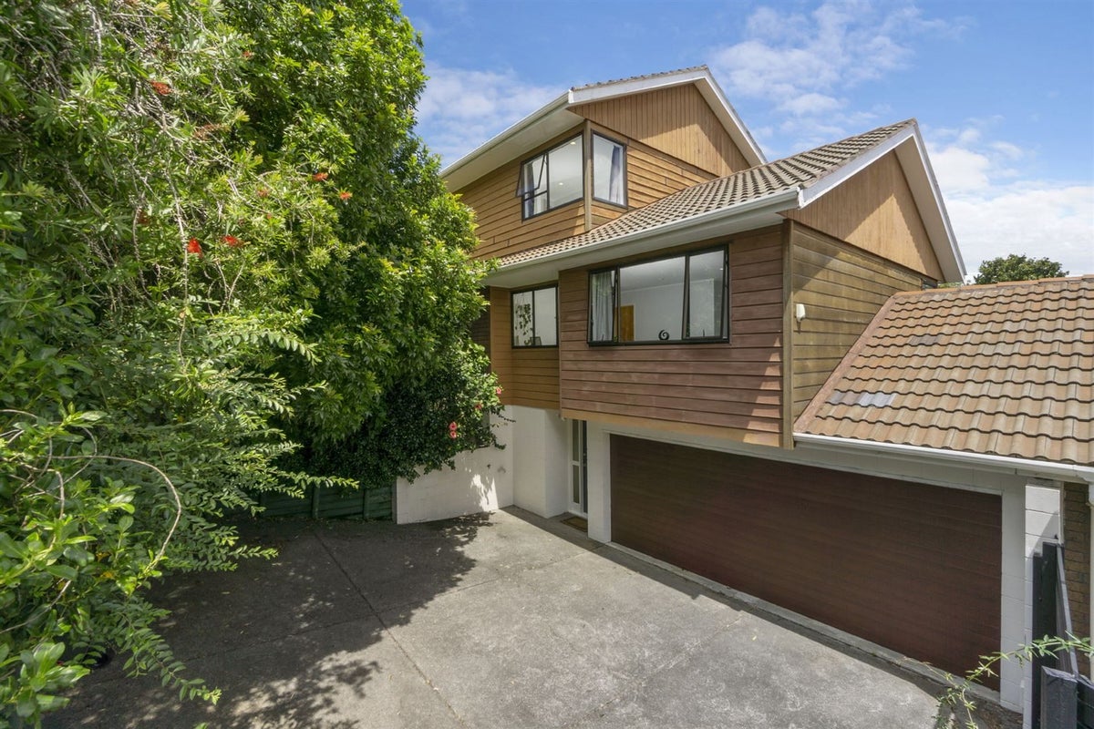 2/10 Tiri View Place, Waiake, Auckland - Carousel 1