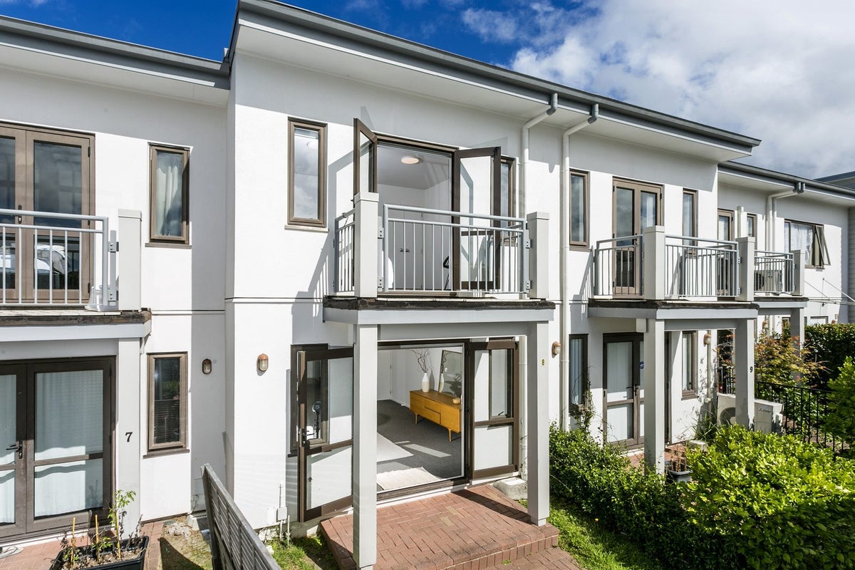 8/92 Bush Road, Albany, Auckland - Carousel 1