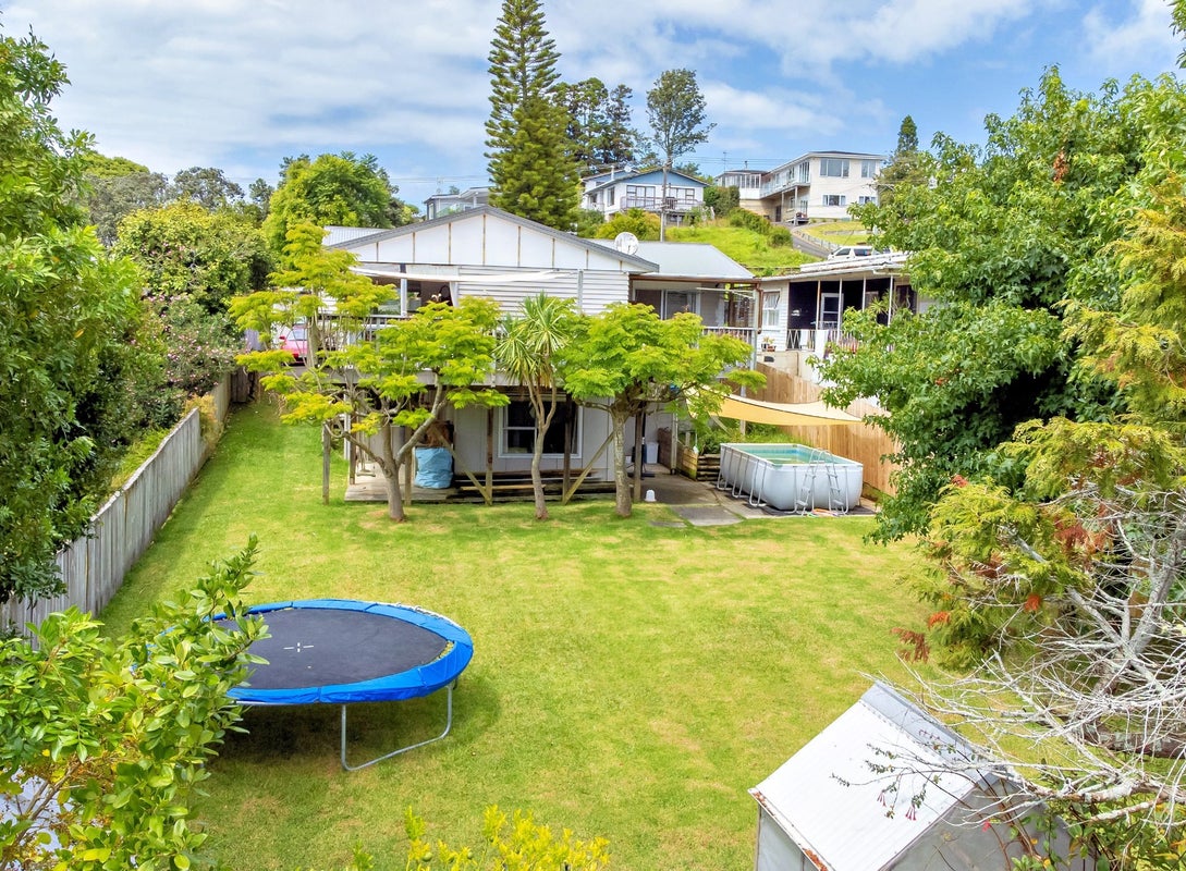 5 Scott Road, Stanmore Bay, Whangaparaoa - Carousel 1