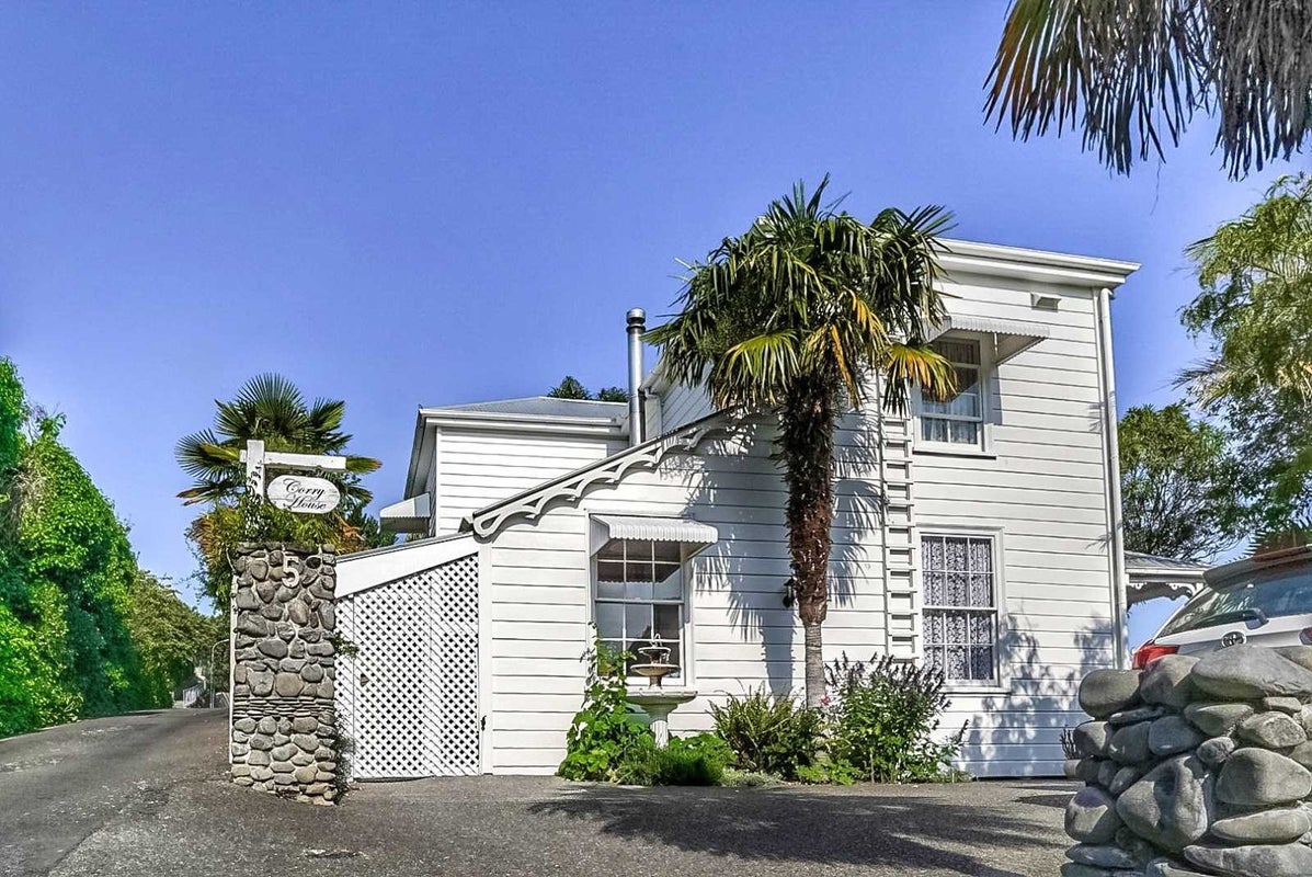 5 Corry Avenue, Bluff Hill, Napier - Carousel 1