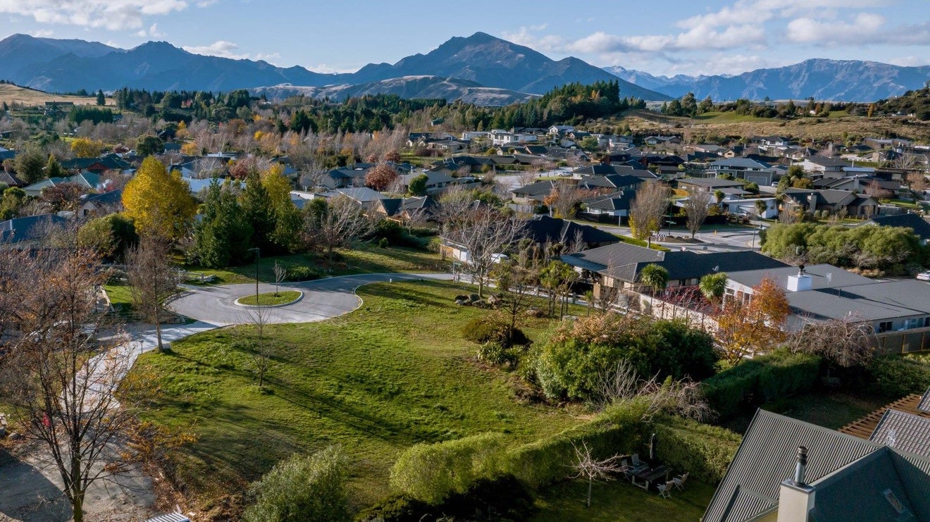 7 Greenwood Lane, WANAKA - Carousel 1