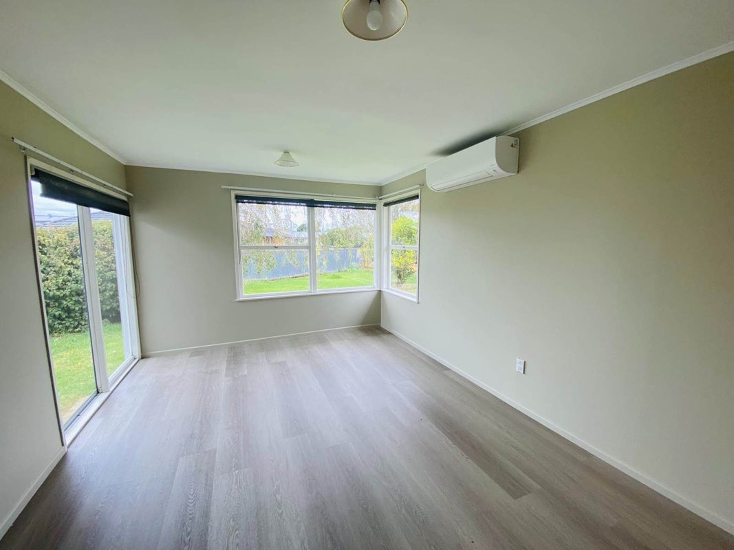 10 Tiari Place, Mangere East, Auckland - Carousel 2