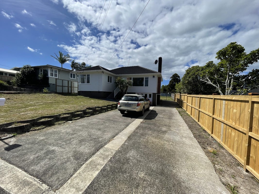 16 Covil Avenue, Te Atatu South, Auckland - Carousel 1