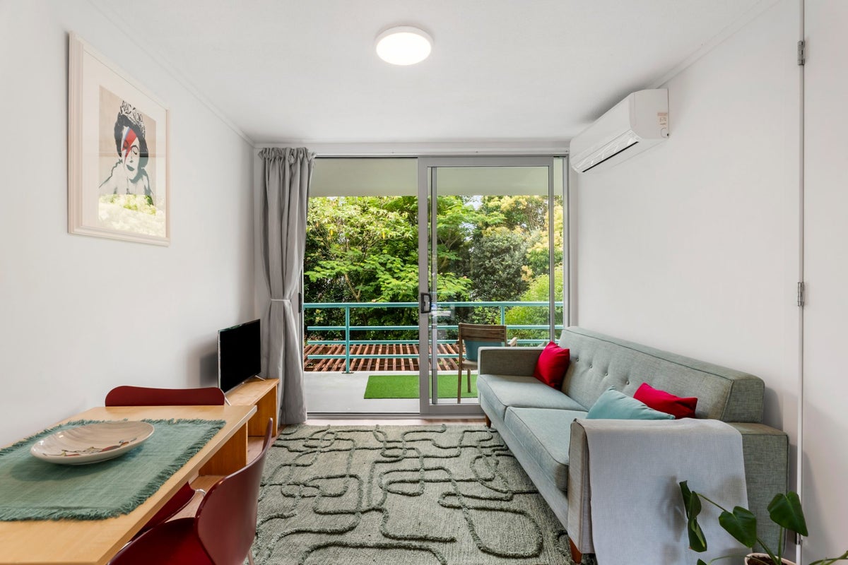 203/2 Maungawhau Road, Newmarket, Auckland - Carousel 1