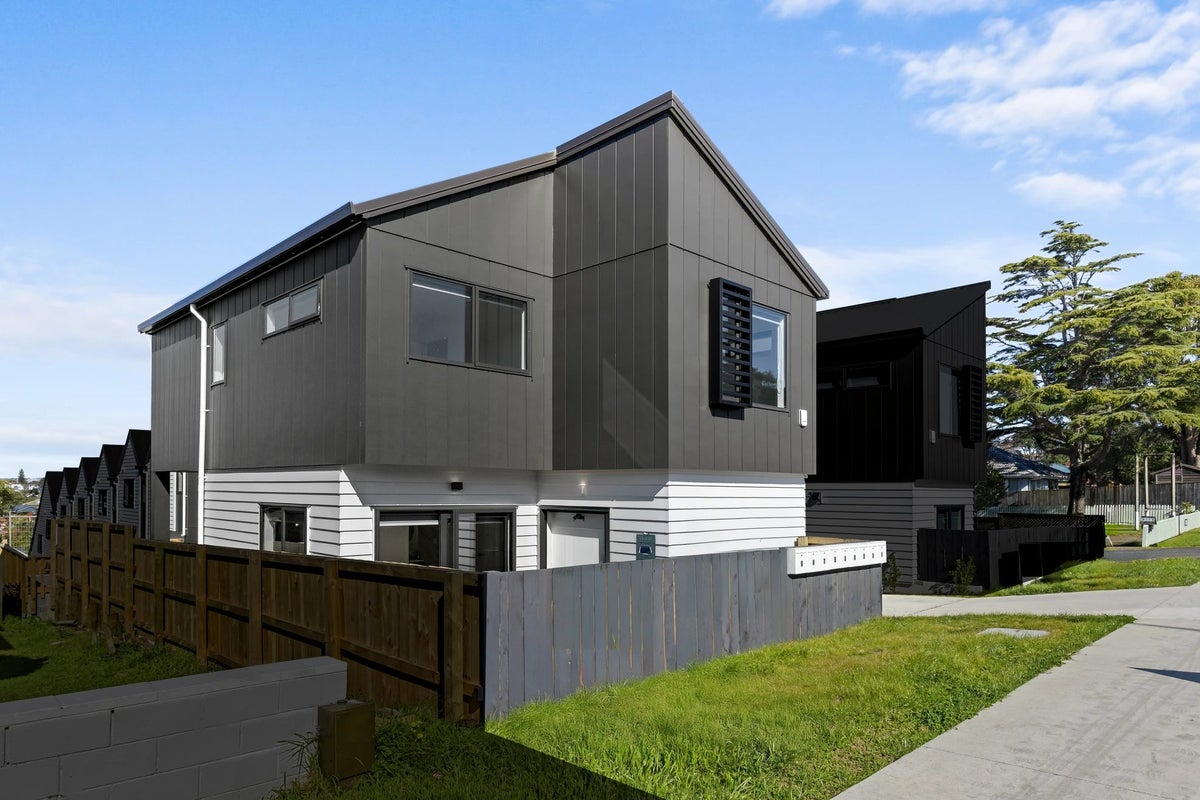 2/255 Pakuranga Road, Pakuranga, Auckland - Carousel 1
