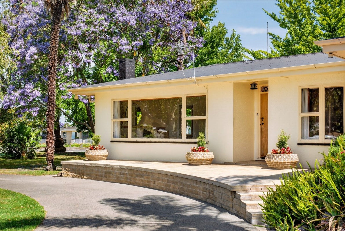 68 Puketapu Road, Taradale, Napier - Carousel 1