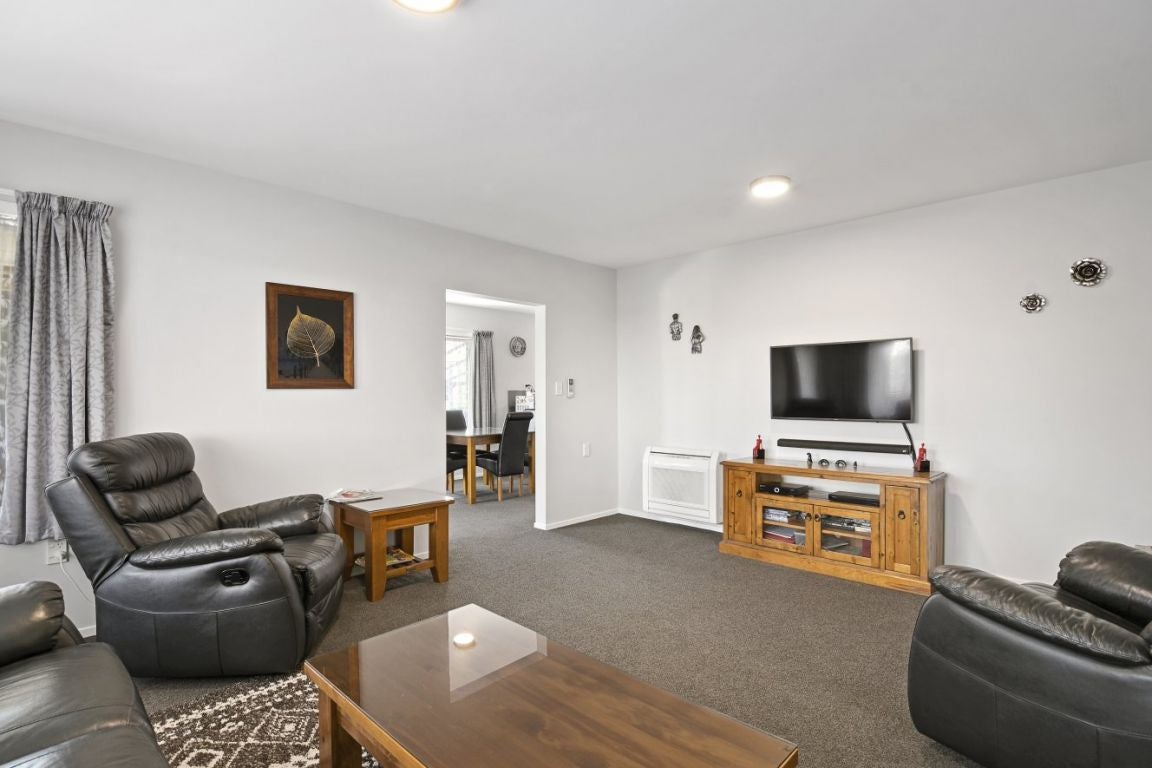 17 Tennyson Crescent, Stoke, Nelson - Carousel 1