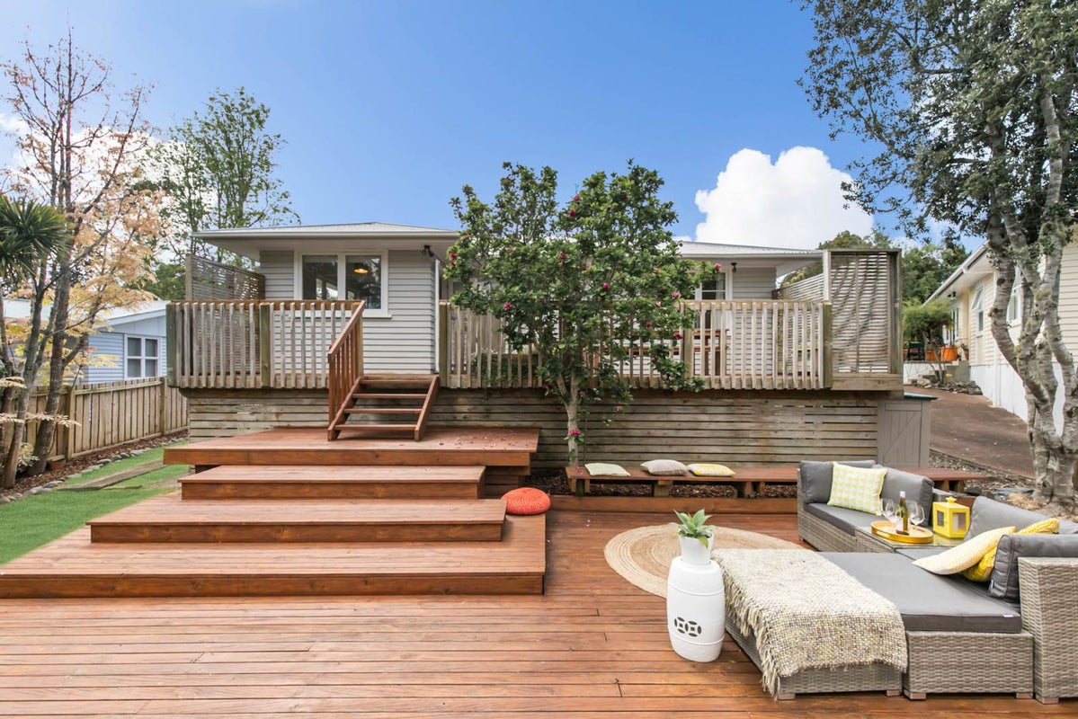 13 Willowbrook Place, Titirangi, Auckland - Carousel 1