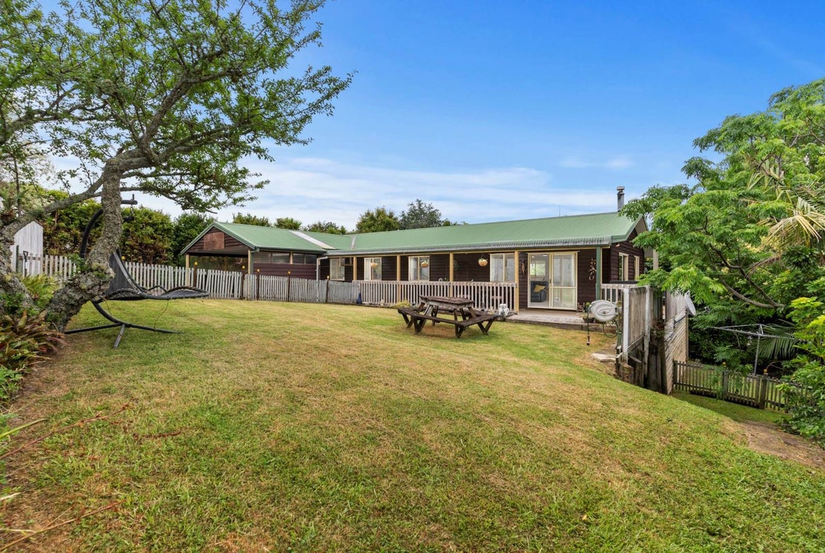 158A Glengarry Road, Glen Eden, Auckland - Carousel 1