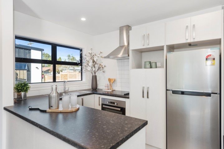 4/35 Bruce Avenue, Glenview, Hamilton - Carousel 1