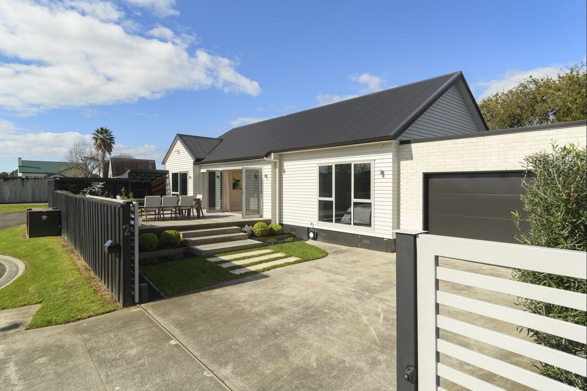 2 Howell Place, Tauranga South, Tauranga - Carousel 1
