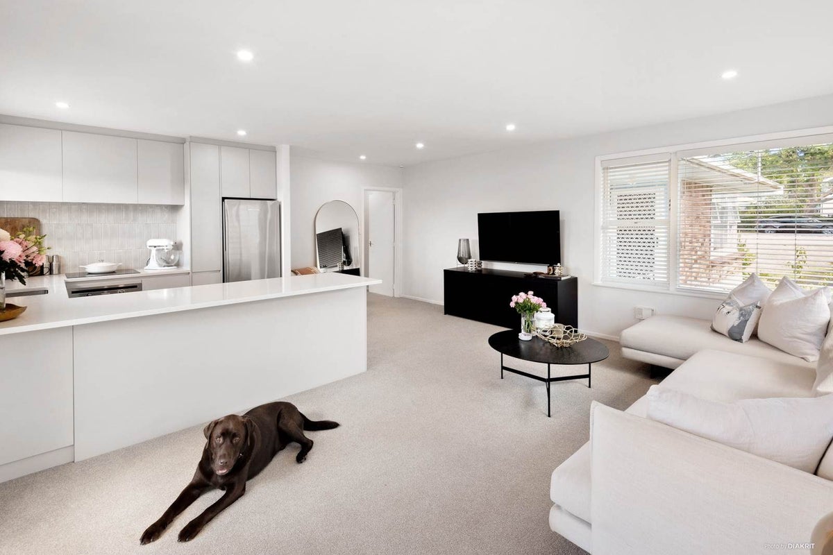 3/4 Bennett Street, Mount Albert, Auckland - Carousel 2