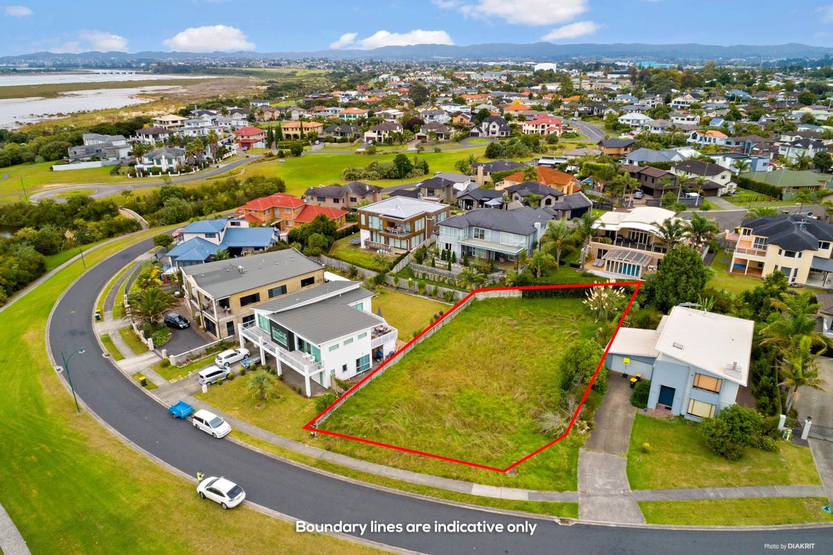 22 Waikura Drive, Te Atatu Peninsula, Auckland - Carousel 6