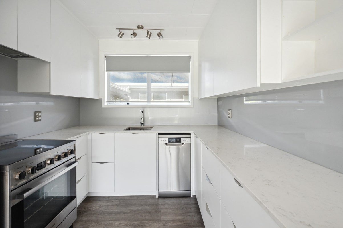 133 Westminster Avenue, Tamatea, Napier - Carousel 2