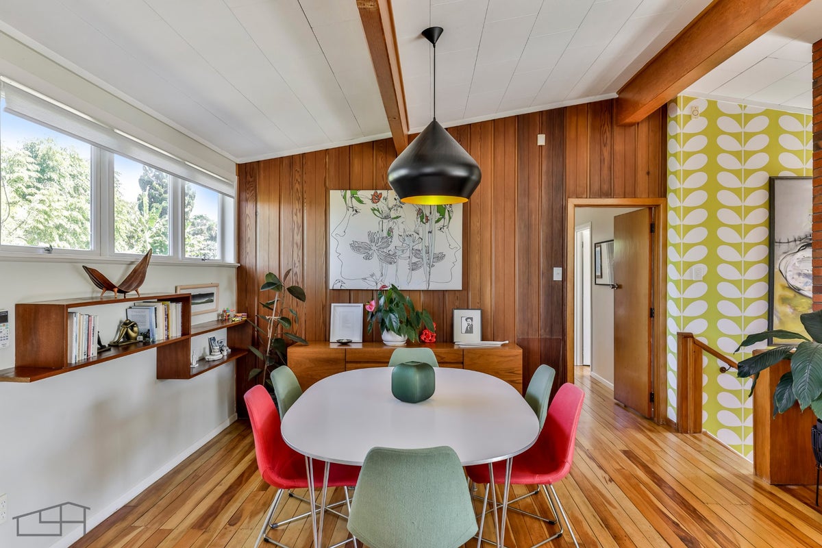 87 Stottholm Road, Titirangi, Auckland - Carousel 1