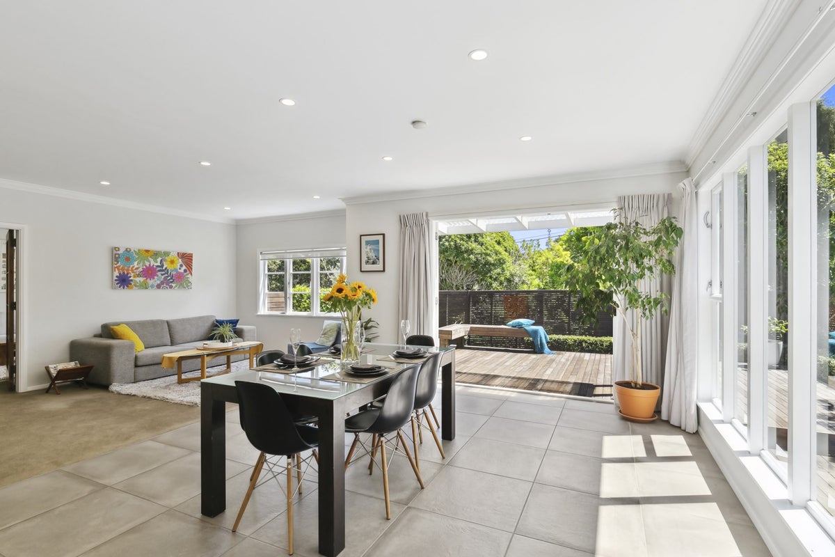 51 Cockayne Road, Khandallah, Wellington - Carousel 2