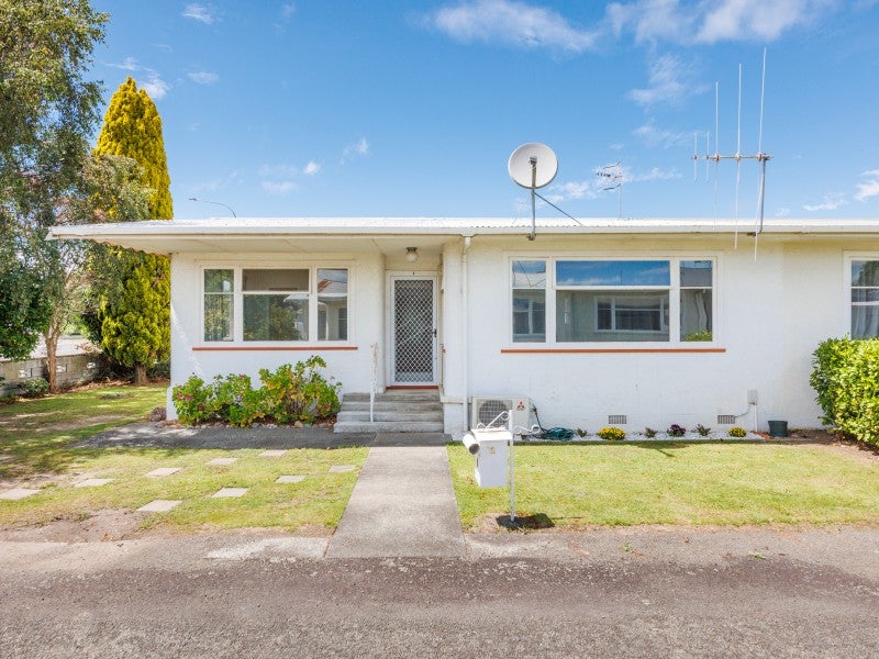 1 Kiwi Court, Roslyn, Palmerston North - Carousel 2