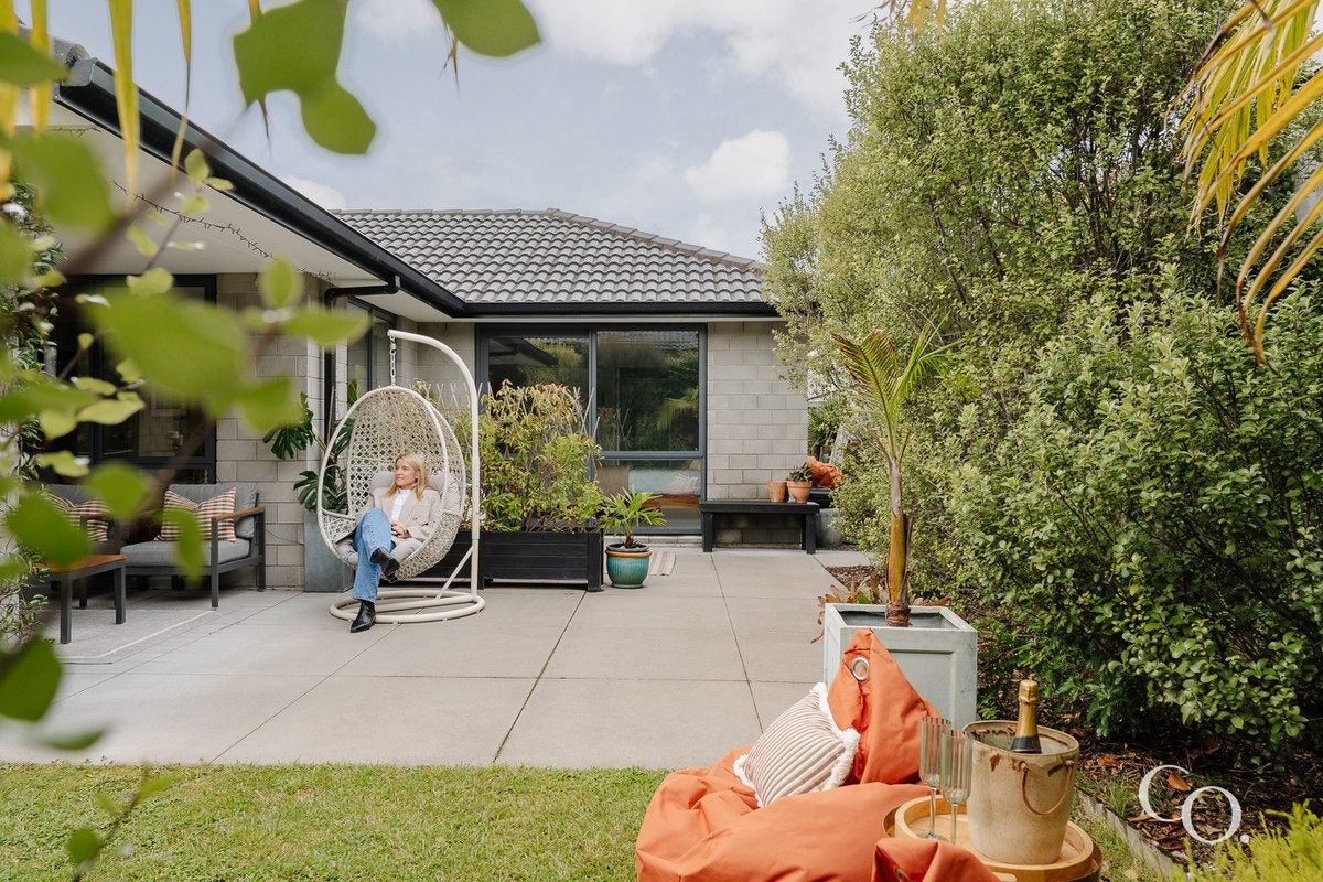 14 Cowell Crescent, Pyes Pa, Tauranga - Carousel 1