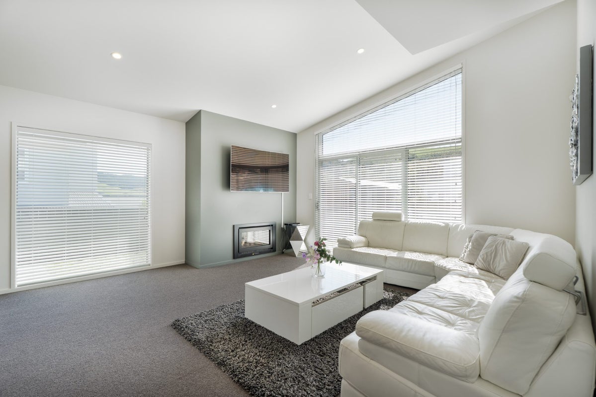 10 Crompton Avenue, Churton Park, Wellington - Carousel 2